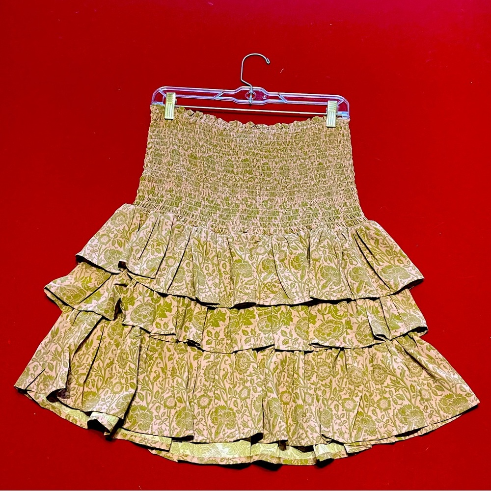 Sleeveless Top/Ruffle Skirt